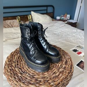 DR. MARTENS JADON BOOT SMOOTH LEATHER PLATFORMS